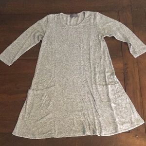 Grey 3/4 sleeve dress with front pockets